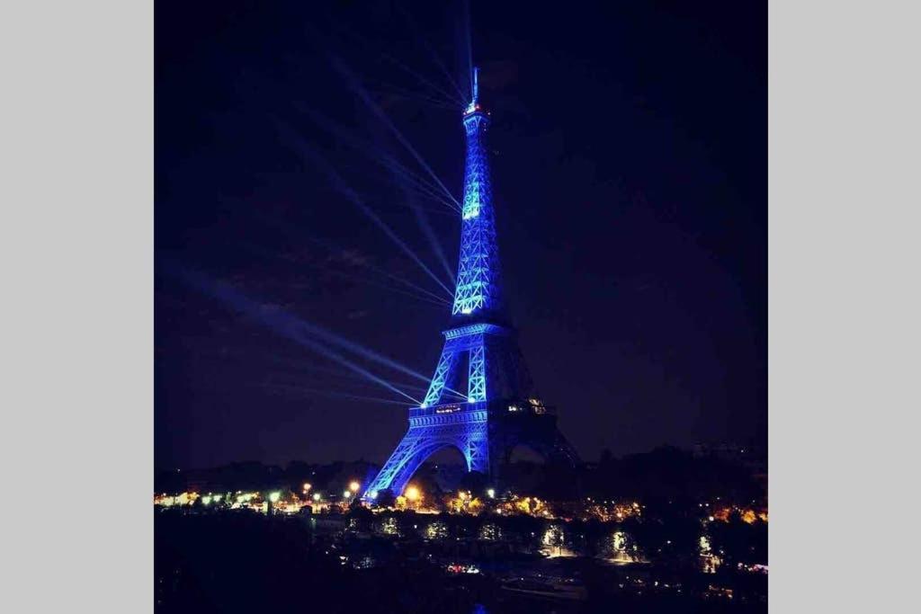 Eiffel Tower Romantic View Apartment Paris Bagian luar foto