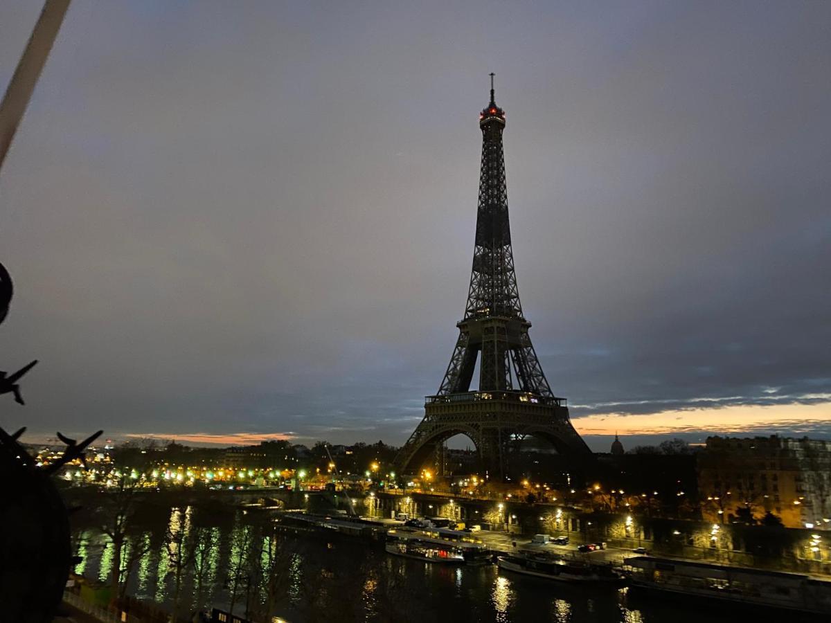 Eiffel Tower Romantic View Apartment Paris Bagian luar foto