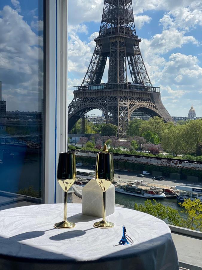 Eiffel Tower Romantic View Apartment Paris Bagian luar foto